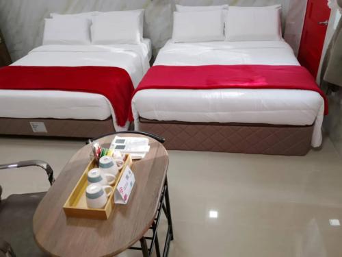 family_room_double_bed_good_for_8_pax_image_1-2