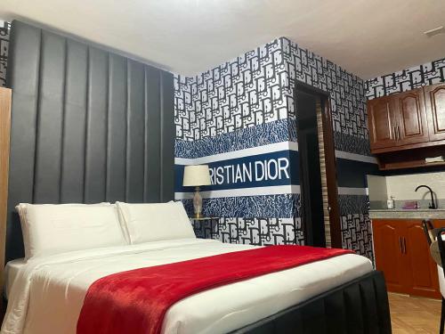 mdm-christian-dior-room-1